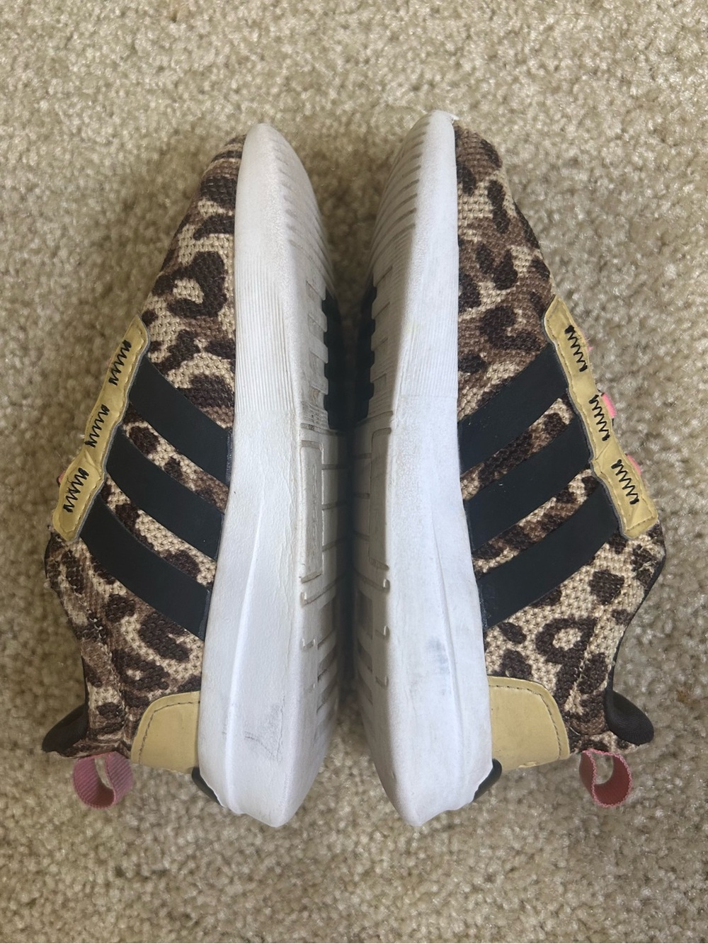 Toddler Girls Adidas Racer TR21 Cheetah Print Shoes Size 8 Toddler - Picture 2 of 5